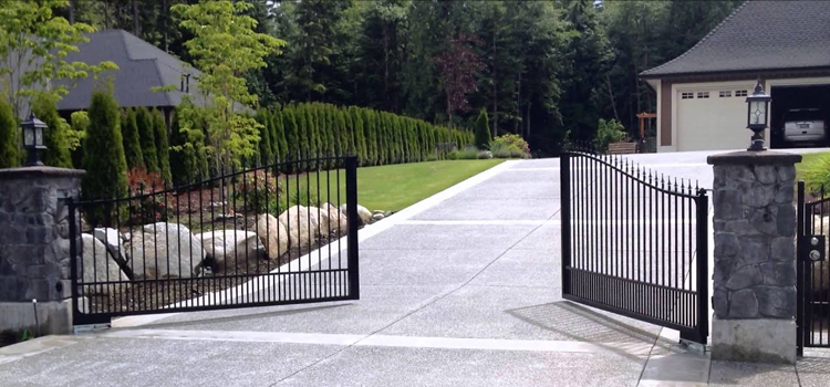 Vernon Uphill Swinging Driveway Gate Repair